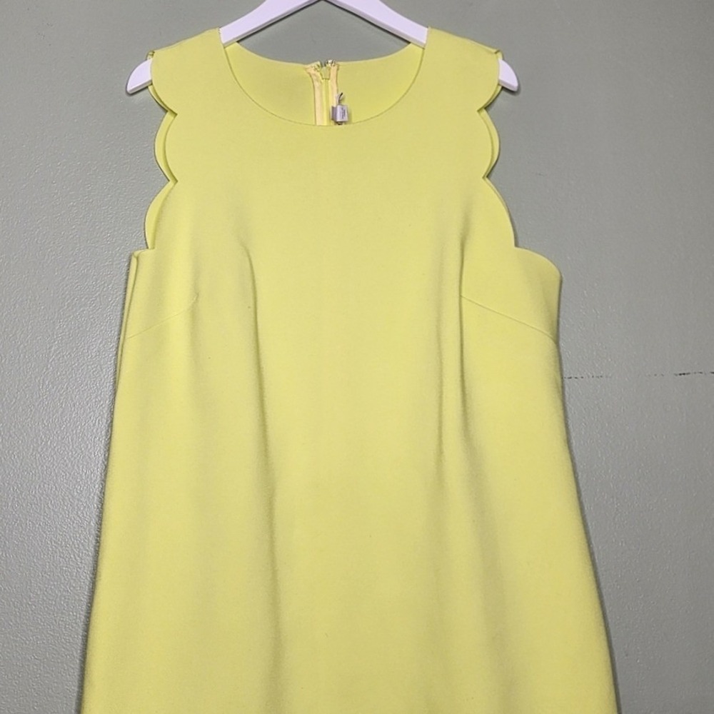 J Crew Sleeveless Scalloped Shift Dress Neon Yellow Green Preppy‎ Summer 10 - Picture 2 of 8
